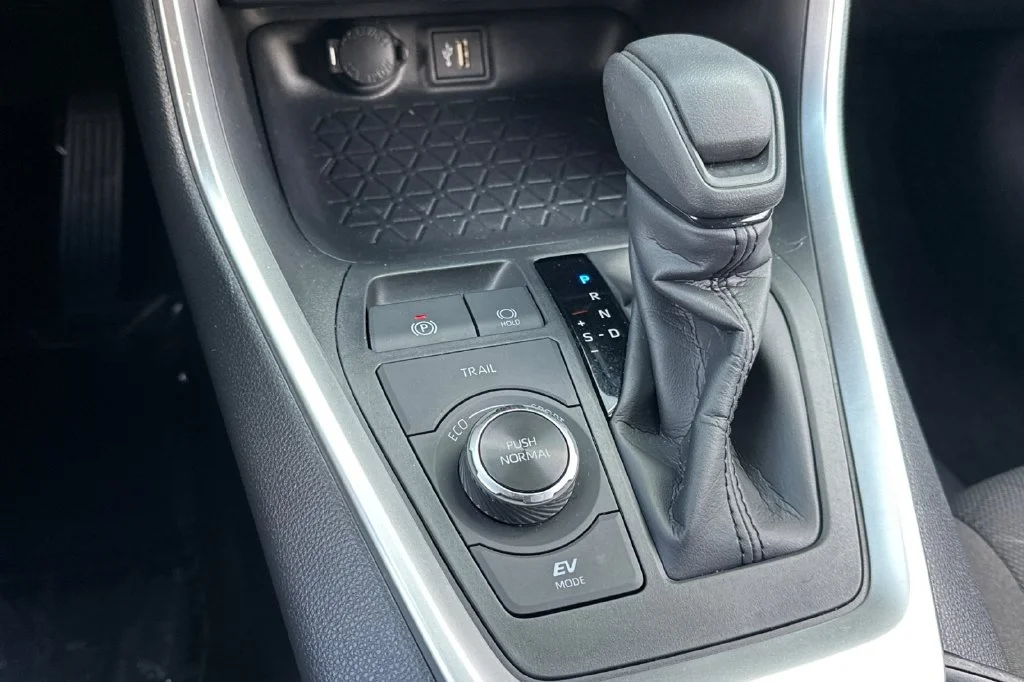 Used 2025 Black Toyota XLE image 21