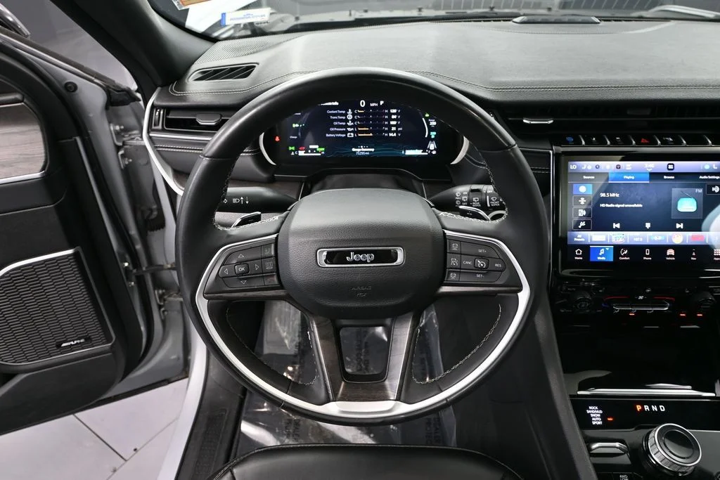 Used 2024 Silver Jeep 4xe image 19