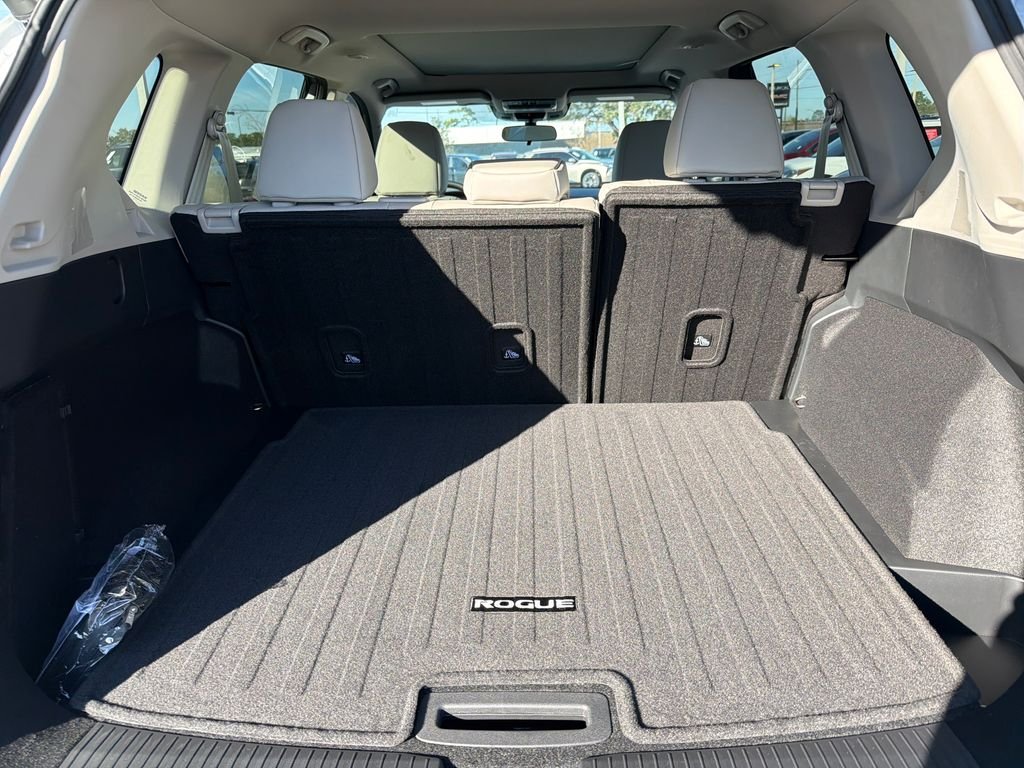 New 2026 Nissan Rogue Dark Armor 4D Sport Utility