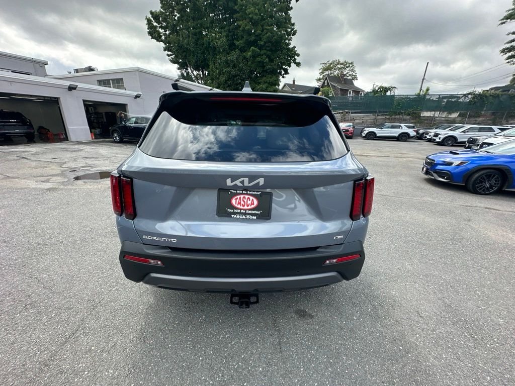 Certified Used 2023 Silver Kia X-Line S image 5