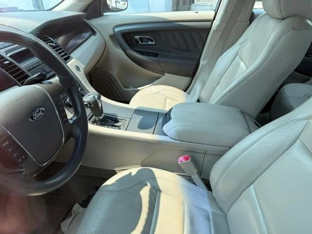 2012 Ford Taurus SEL - Photo 9