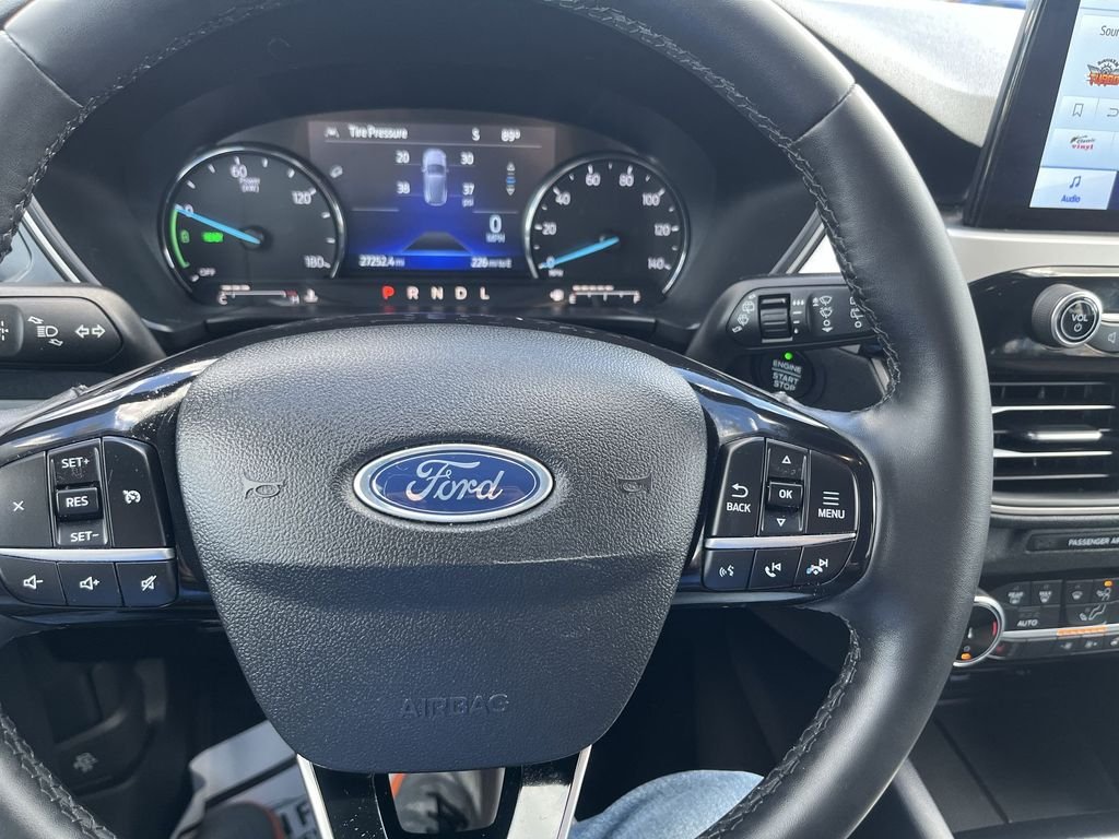 Used 2022 Blue Ford SE image 21