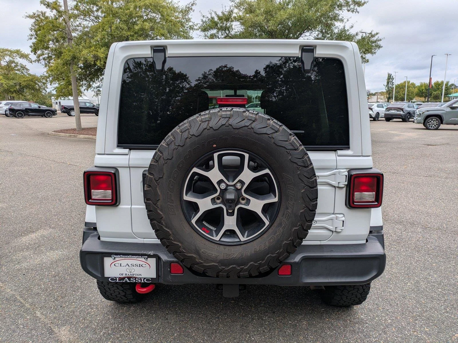 Used 2022 Bright White Clearcoat Jeep Unlimited Rubicon image 5