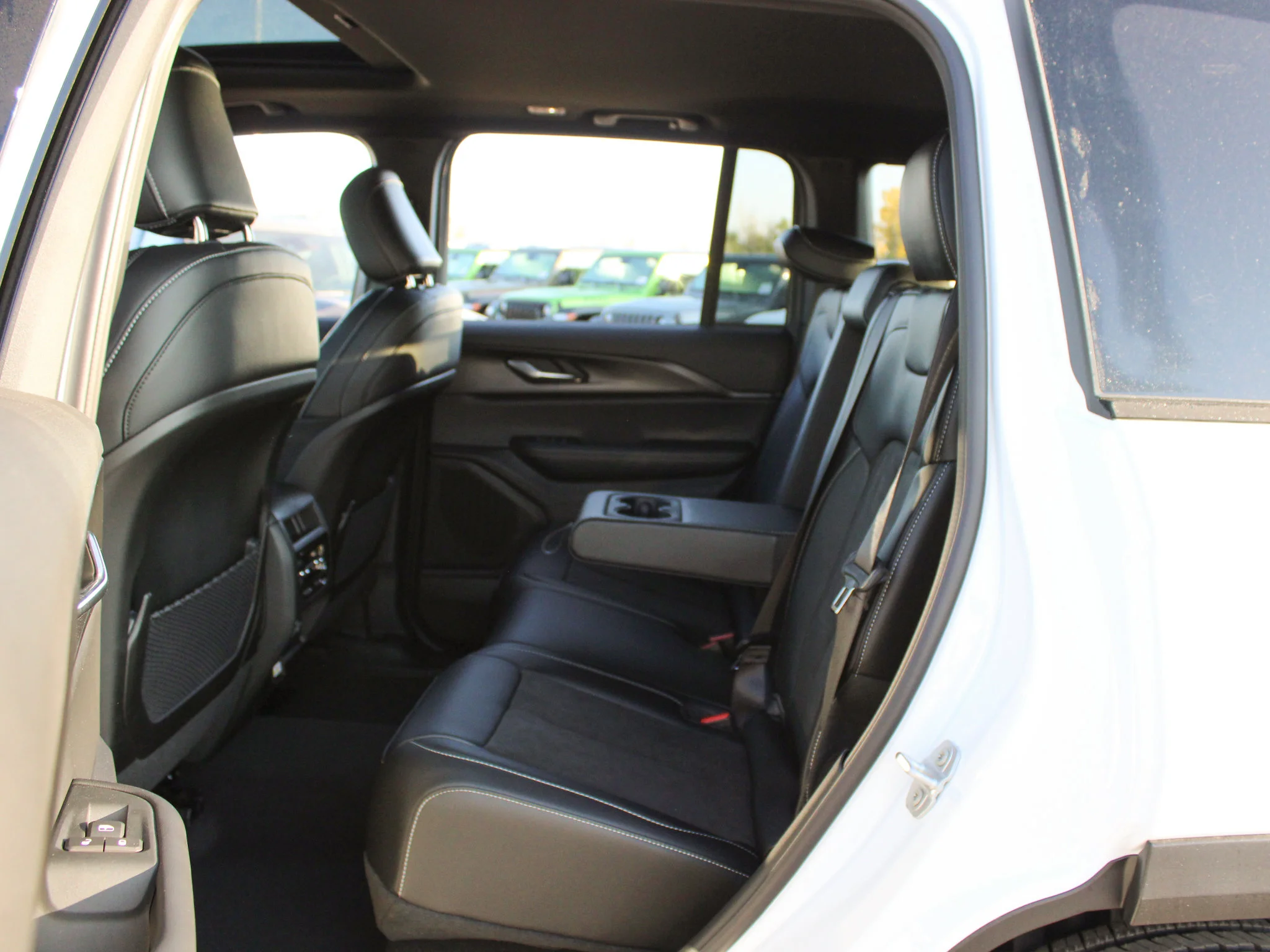 New 2025 White Jeep Altitude* Sunroof, Heated Leather, Trailer Tow Pkg image 10
