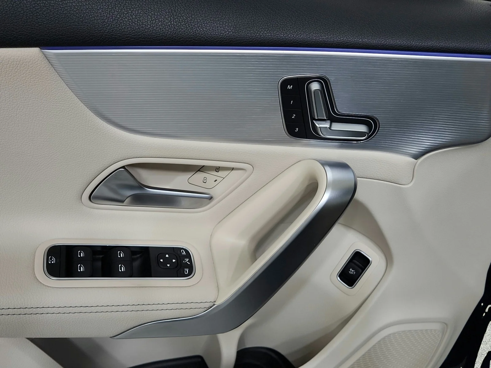 Used 2022 Denim Blue Metallic Mercedes-Benz A 220 image 25