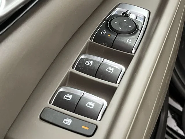 New 2026 Aurora Black Pearl Kia LXS image 13