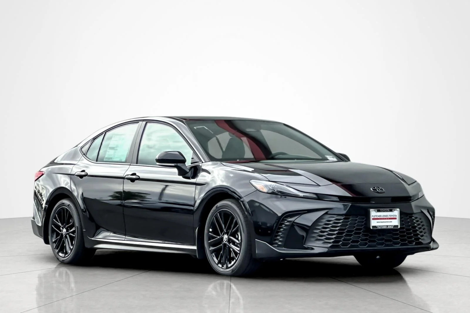2026 Toyota Camry SE - Photo 7