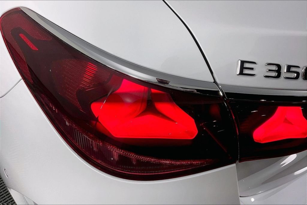 2026 Mercedes-Benz E-Class E350 - Photo 24