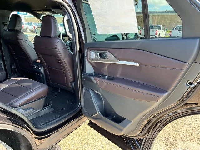 New 2026 Agate Black Metallic Ford Platinum™ image 19