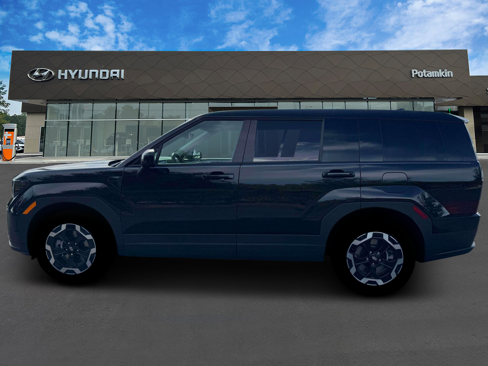 New 2026 Phantom Black Hyundai SE image 3