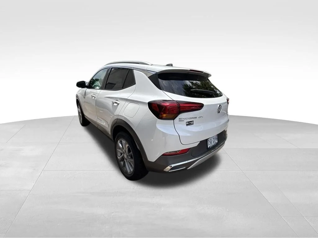 Used 2022 White Buick Essence image 4