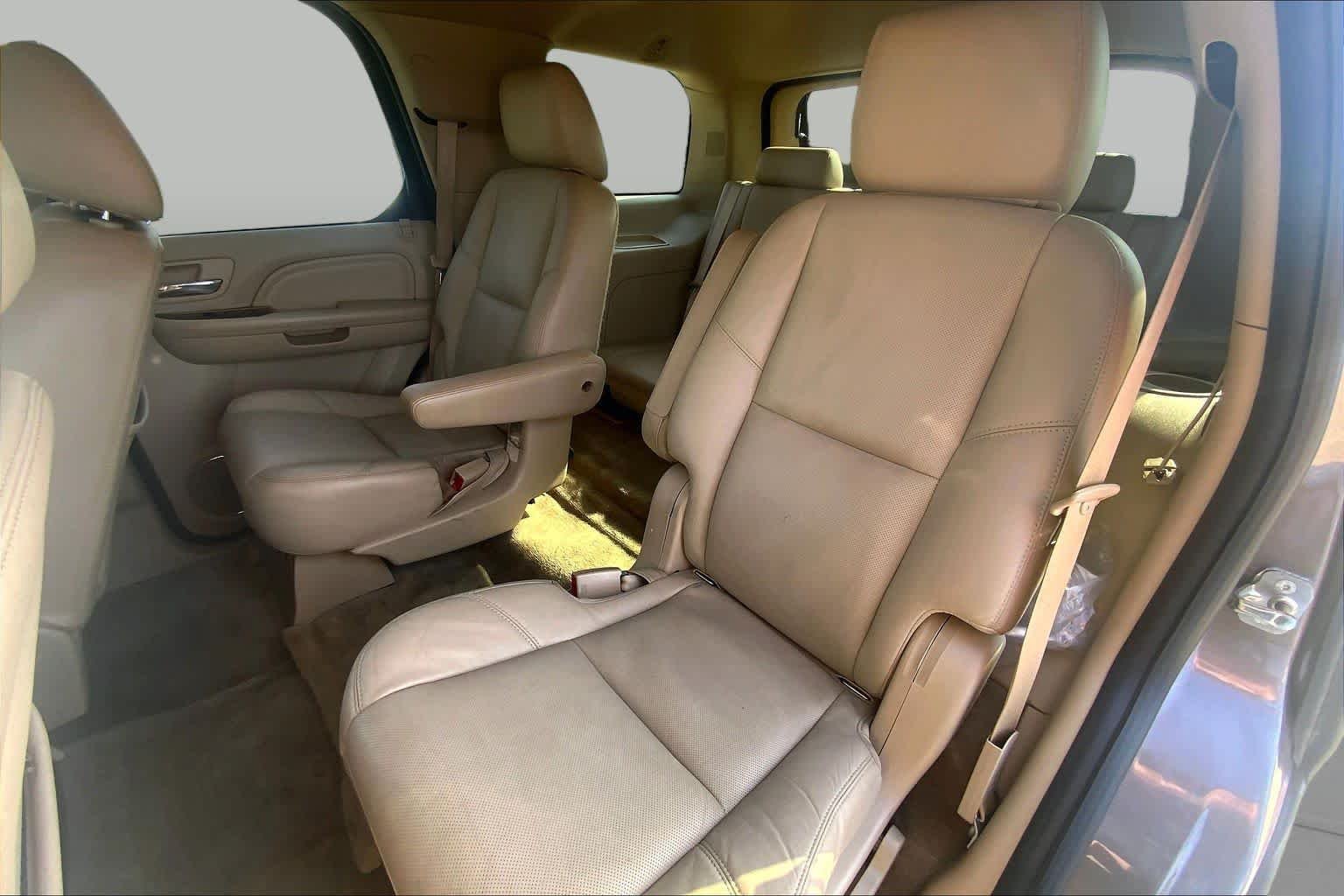 Used 2014 Mocha Steel Metallic Cadillac Luxury image 18