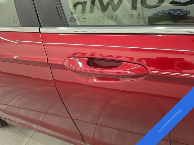 Used 2013 Ruby Red Metallic Ford SE image 9