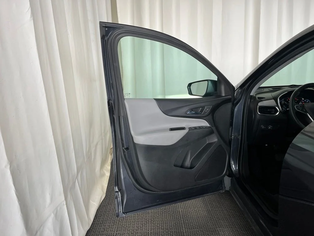 Used 2022 Gray Chevrolet LS image 17