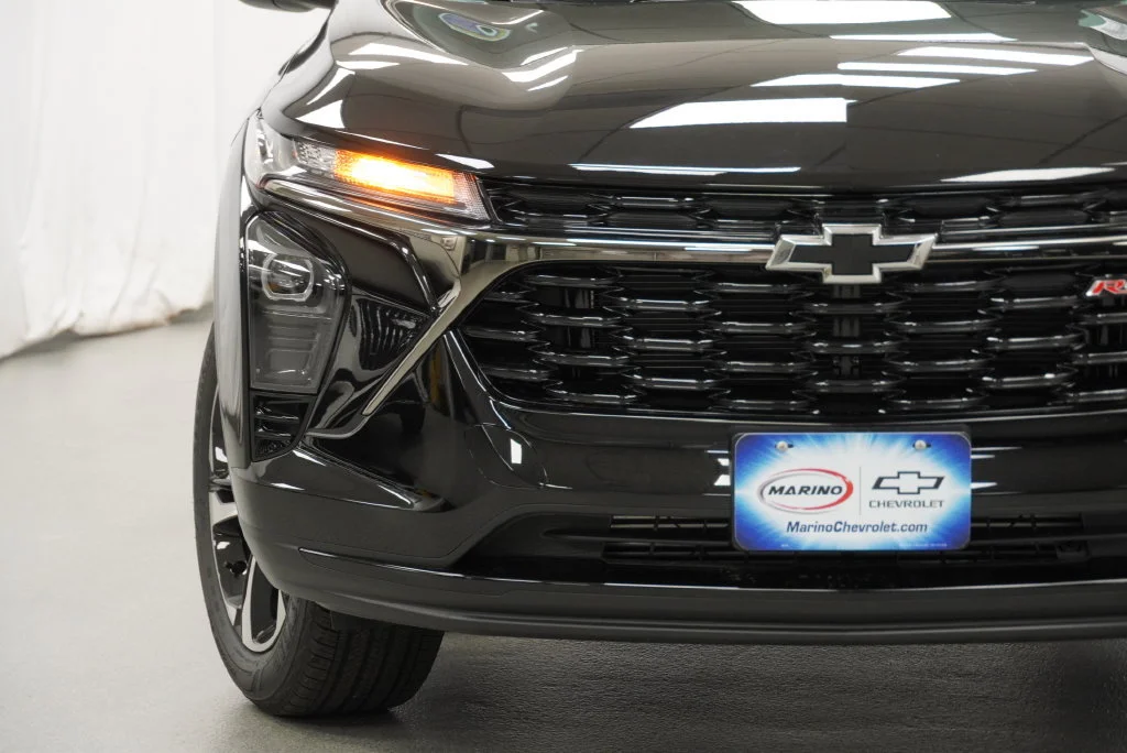 New 2026 Mosaic Black Metallic Chevrolet 1RS image 10