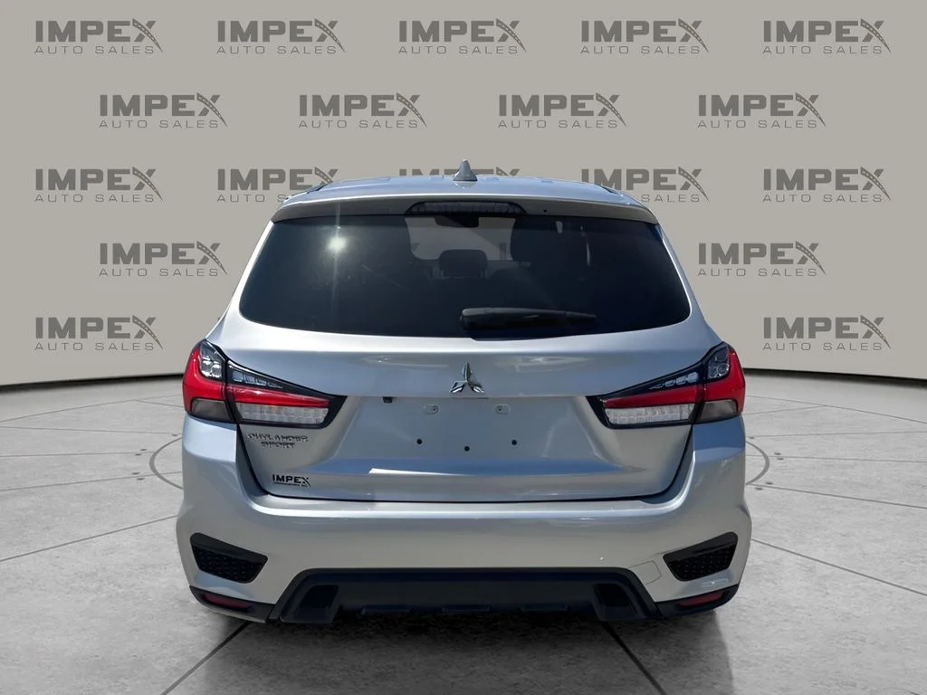 Used 2023 Silver Mitsubishi 2.0 ES image 4