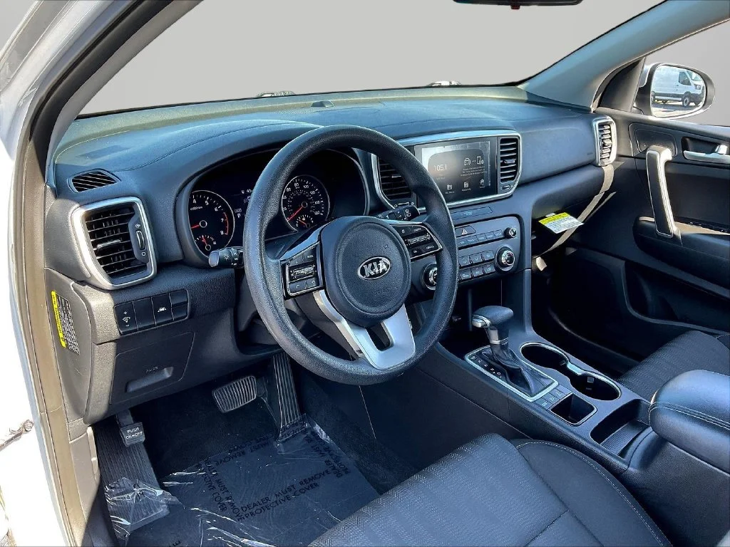 Used 2020 Sparkling Silver Kia LX image 18