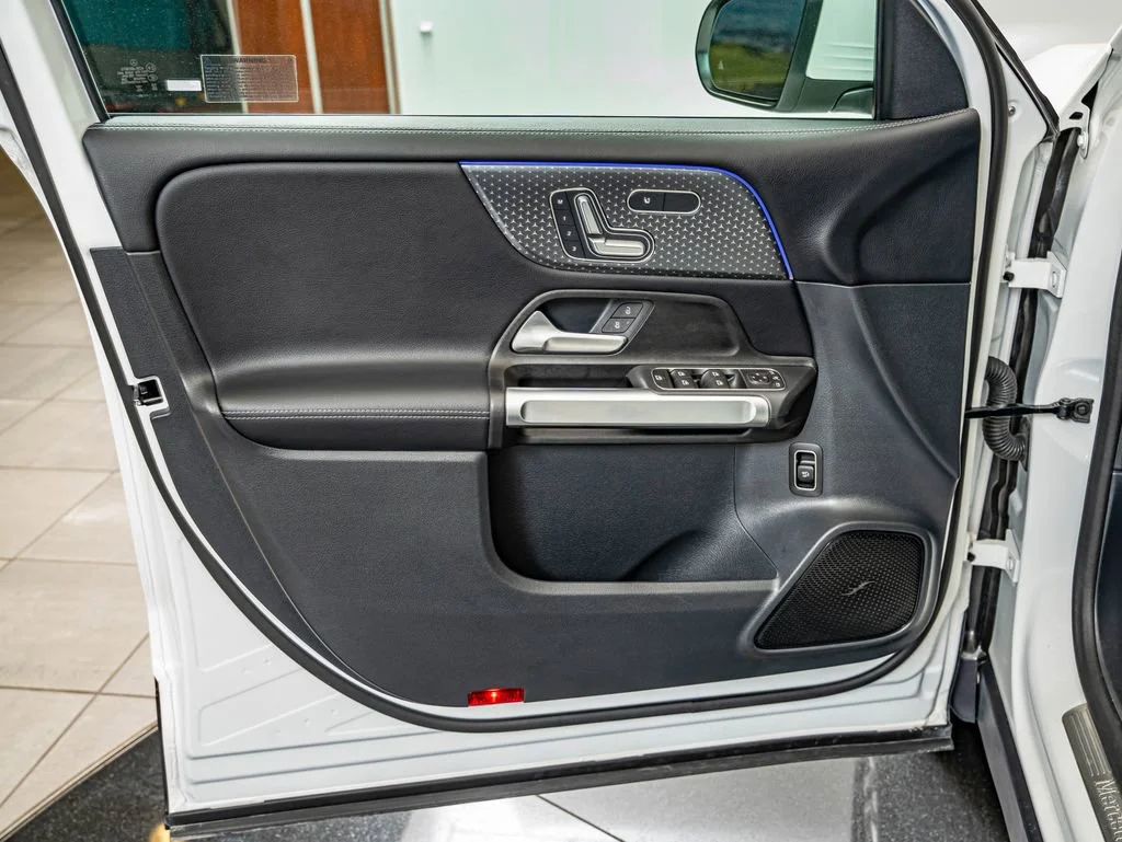 Used 2026 Polar White Mercedes-Benz GLB 250 image 19