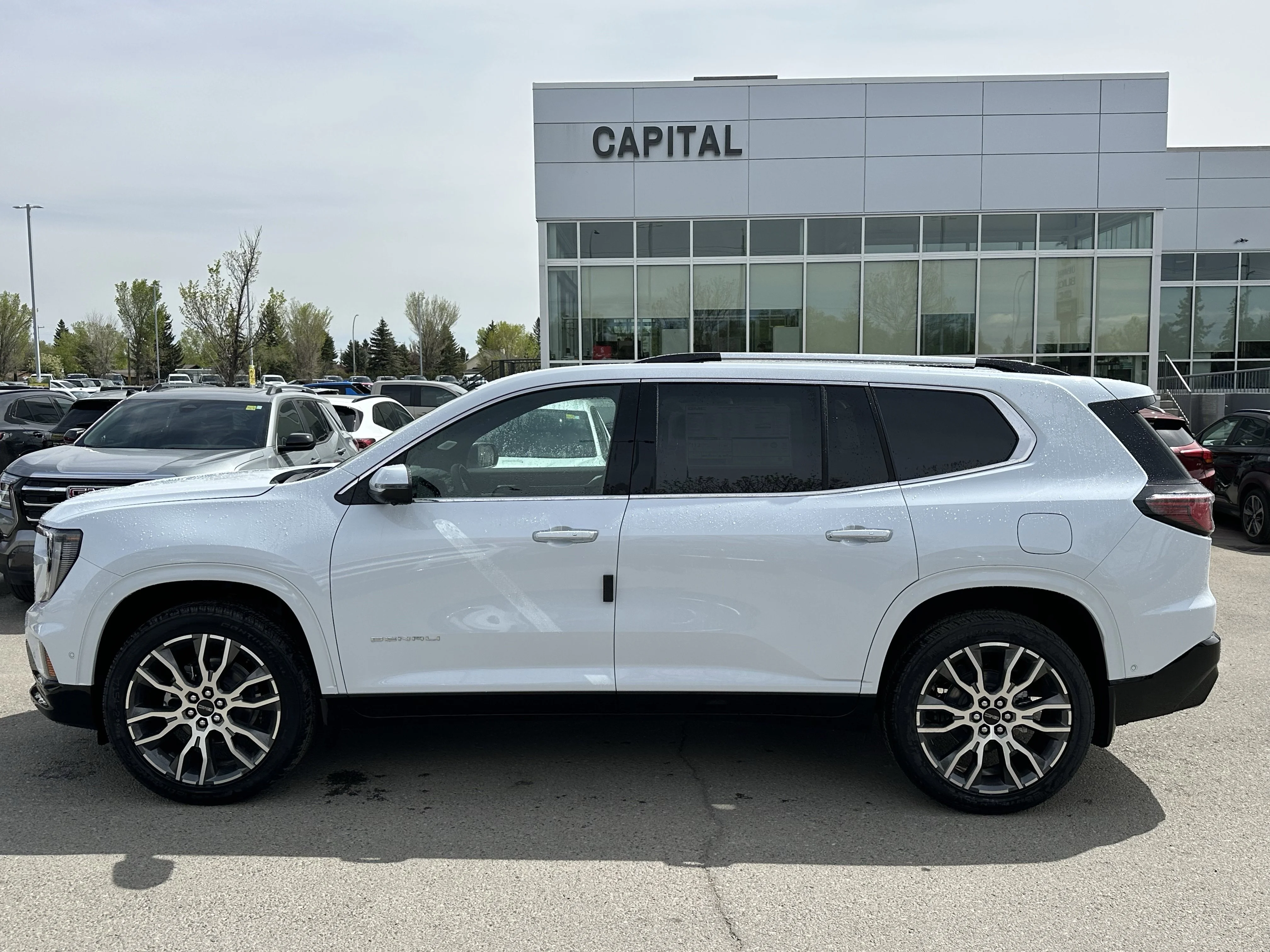 New 2026 Glacier White Tricoat GMC Denali Ultimate image 3