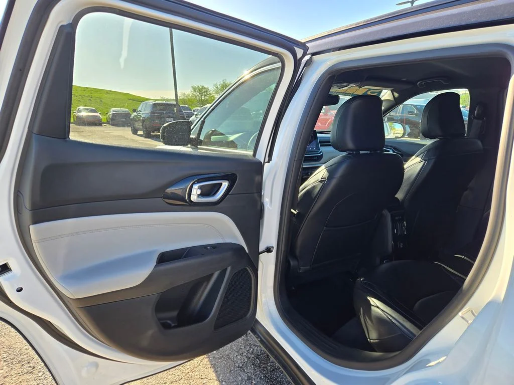 Used 2023 White Jeep Limited image 26