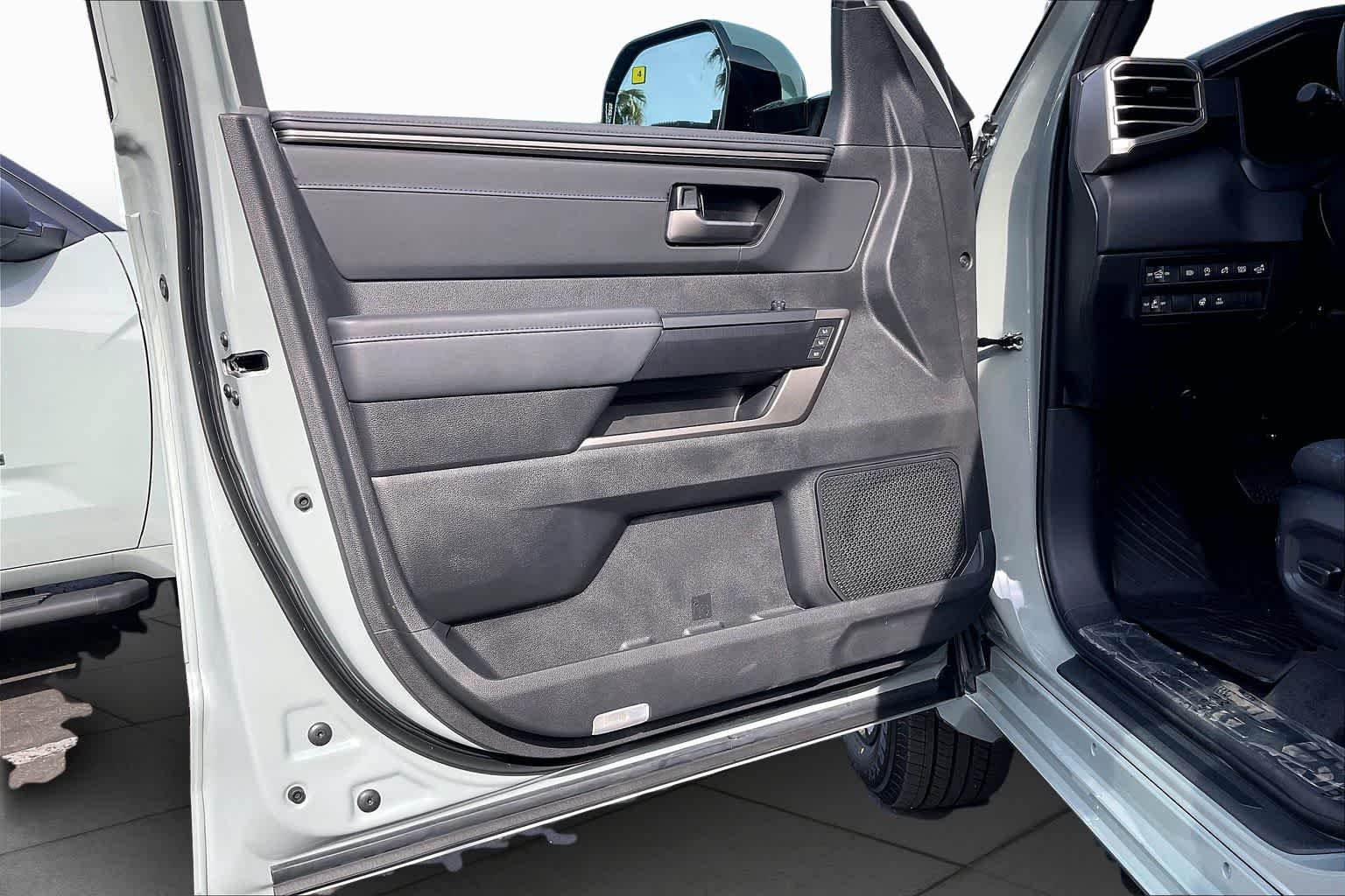 2026 Toyota Tundra Platinum - Photo 10