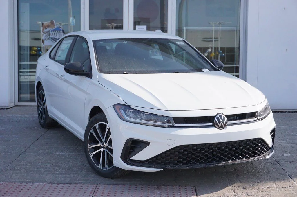New 2026 White Volkswagen 1.5T Sport image 4