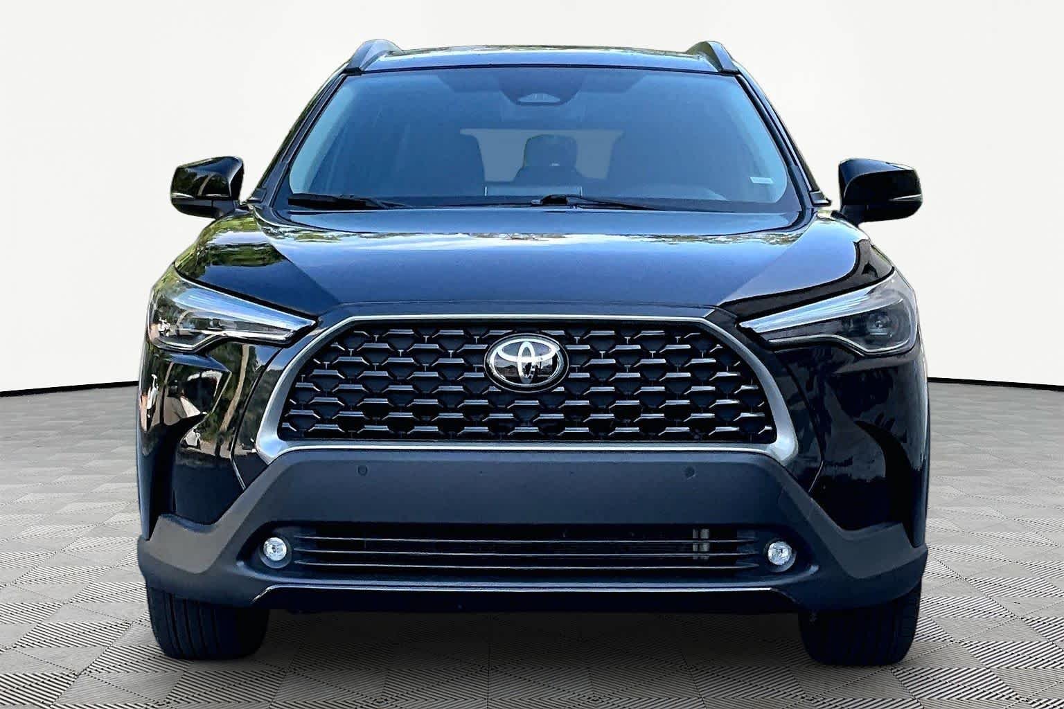 Used 2025 Jet Black Toyota XLE image 4