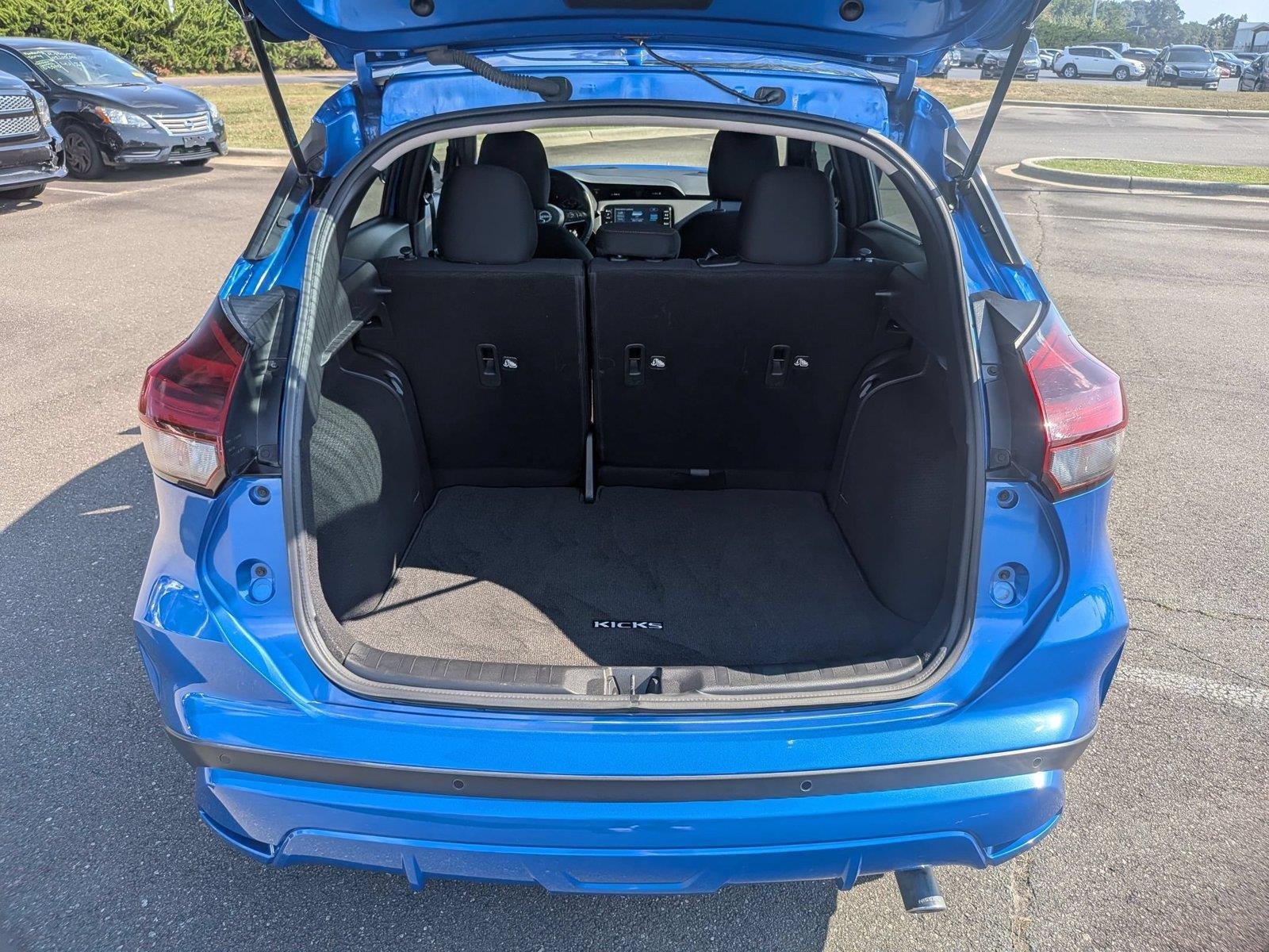Used 2024 Electric Blue Metallic Nissan SR image 33