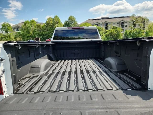 Used 2021 SUMMIT WHITE Chevrolet Custom image 28