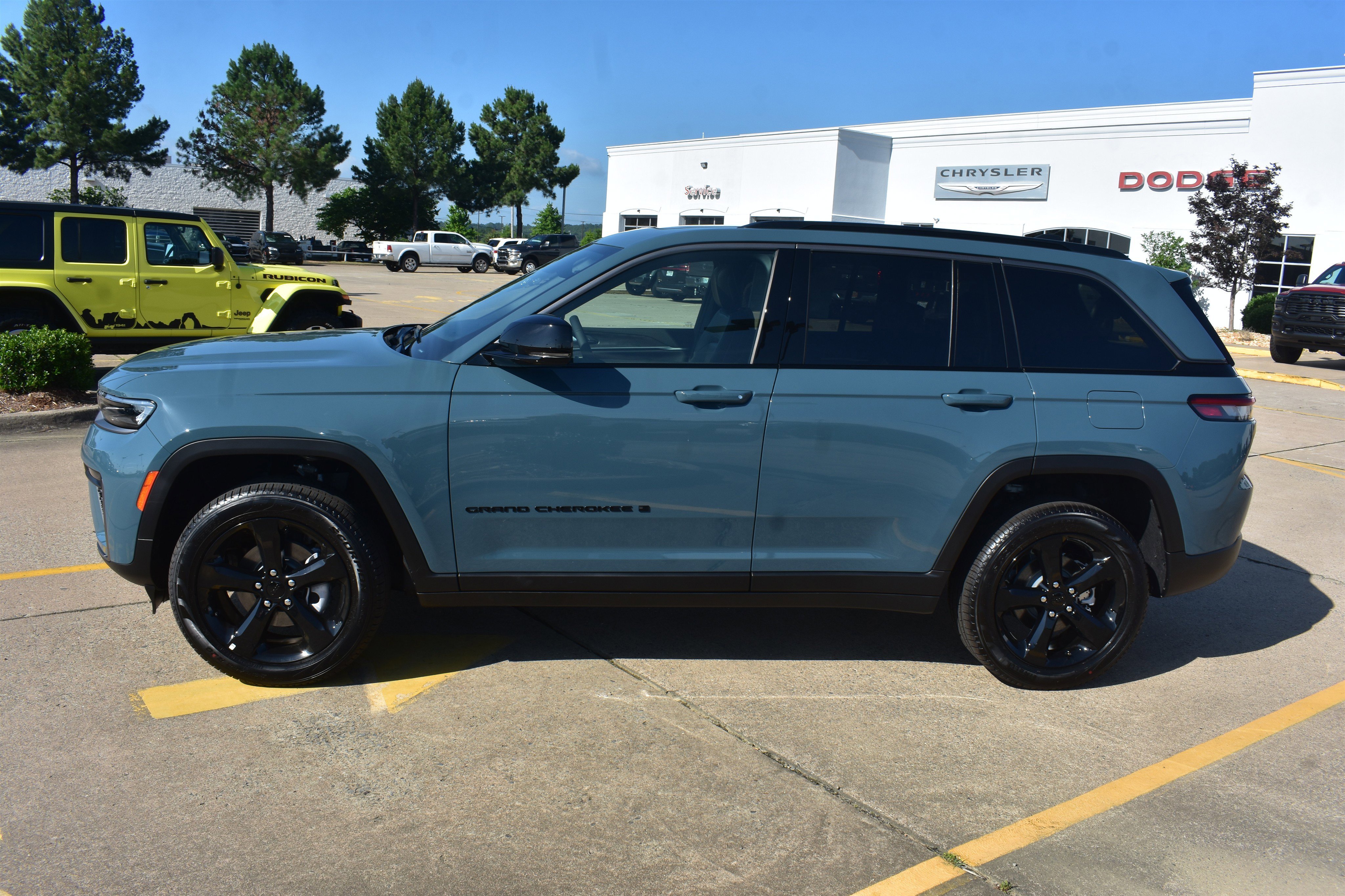 New 2026 Steel Blue Exterior Paint Jeep Limited image 9