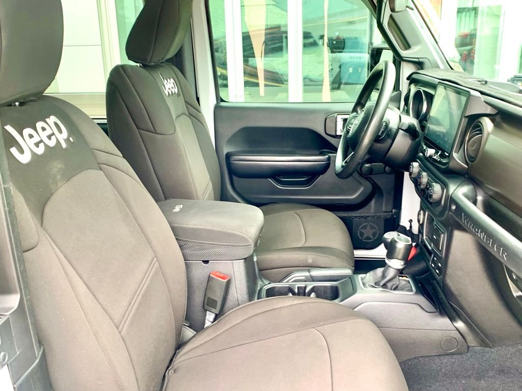 Used 2018 White Jeep Sport image 24