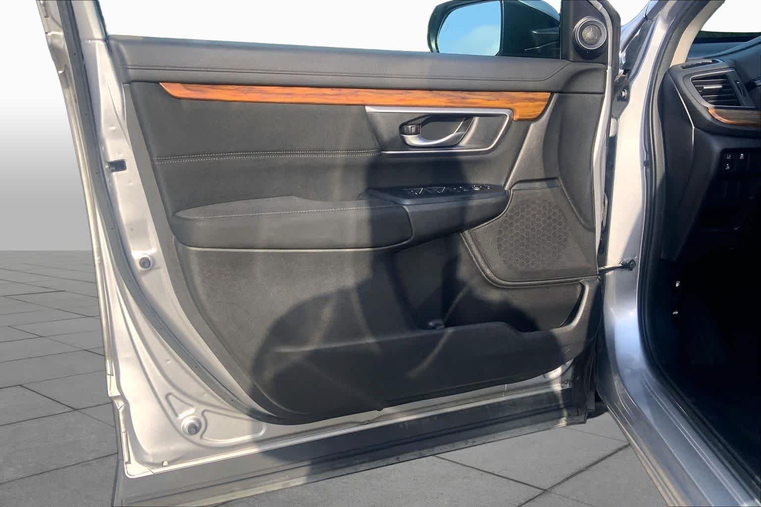 Used 2017 Lunar Silver Metallic Honda EX image 18
