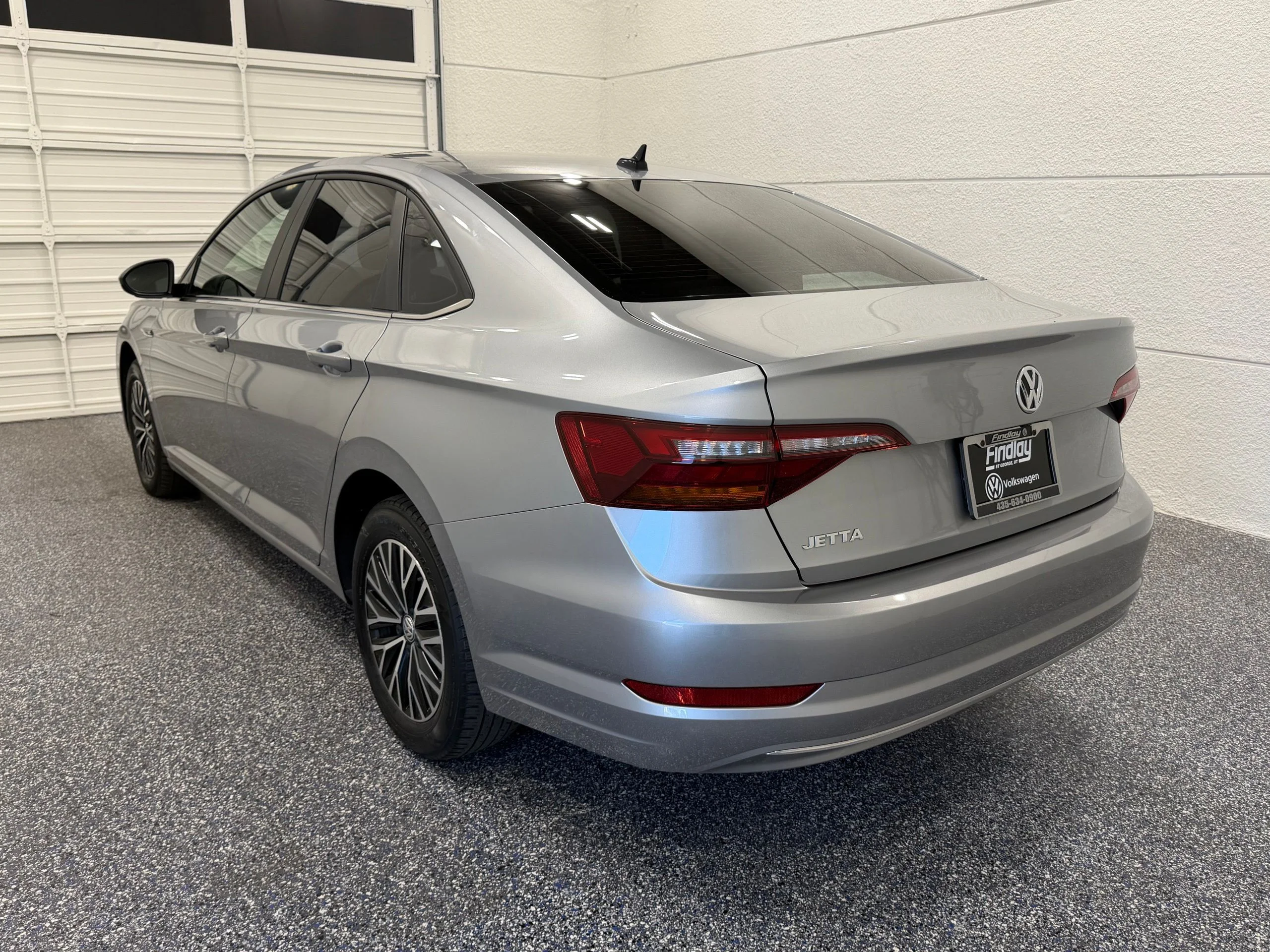 Used 2019 Silver Volkswagen SEL image 4