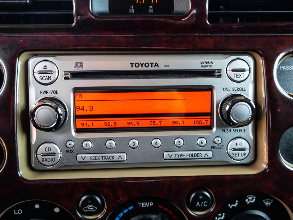 Used 2012  Toyota Base image 42