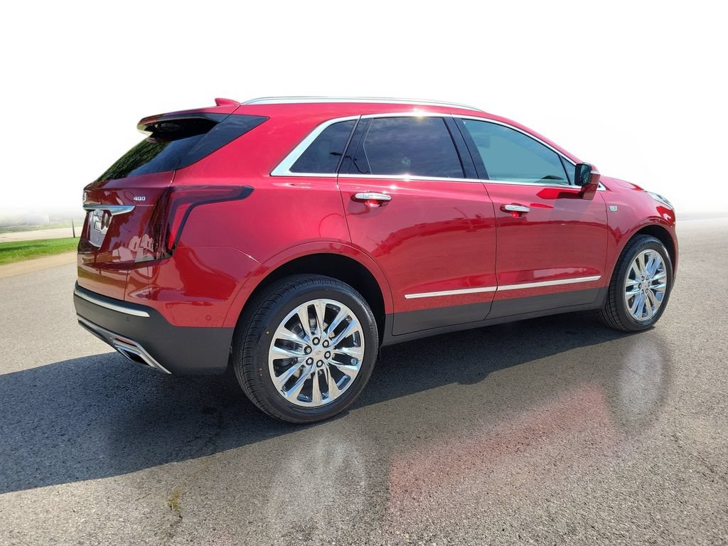 Used 2021 INFRARED TINTCOAT Cadillac AWD Premium Luxury image 4