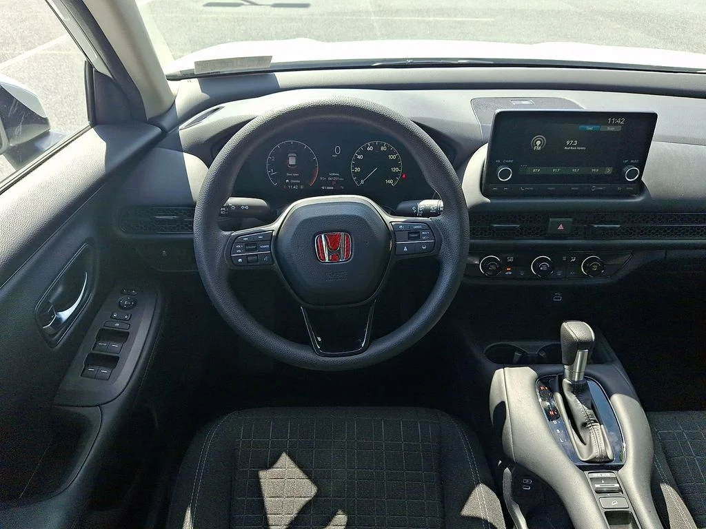 Used 2025  Honda LX image 11