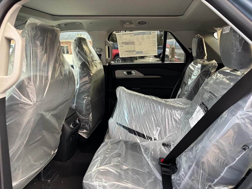 New 2026 Vapor Blue Metallic Ford Active image 12
