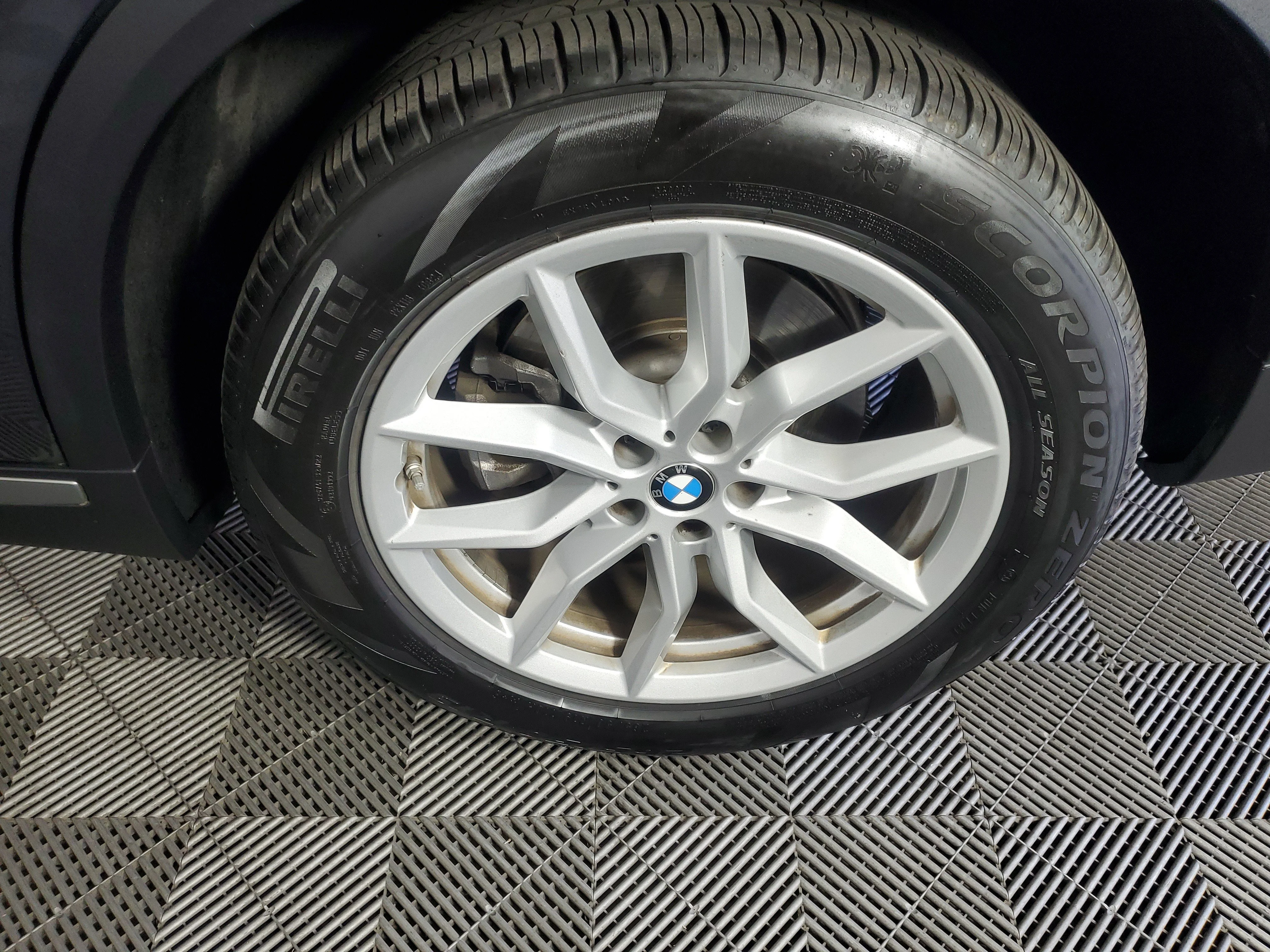 Used 2019 Arctic Gray Metallic BMW xDrive40i image 34