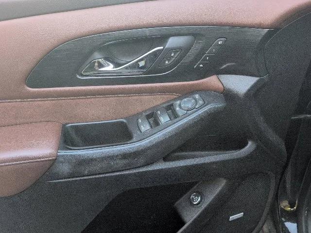 Used 2019 Black Chevrolet High Country image 13