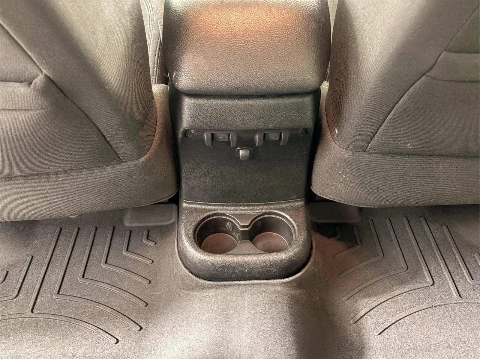 Used 2016 Hypergreen Clearcoat Jeep Sport image 16