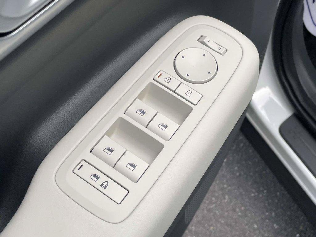 New 2027 White Hyundai SE FWD image 16