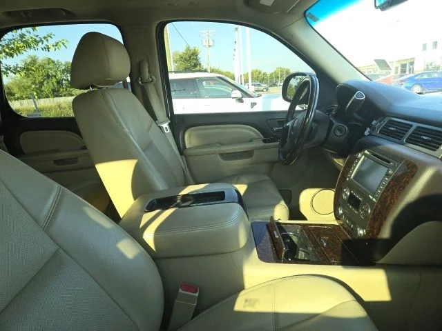 Used 2014 White GMC Denali image 4