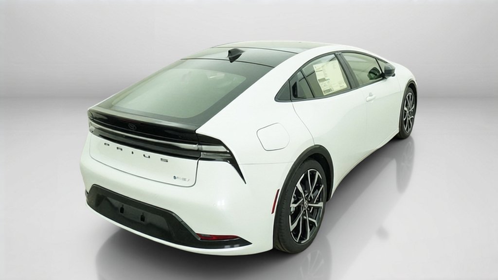 New 2026 Wind Chill Pearl Toyota XSE image 11