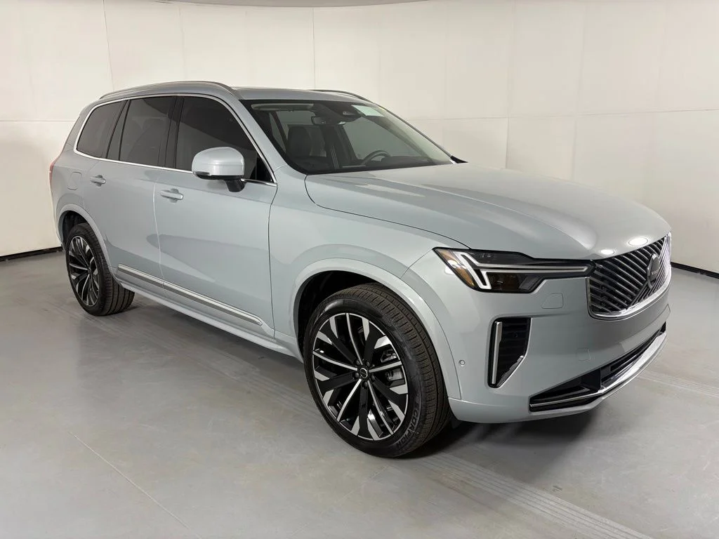New 2026 Vapour Grey Volvo Ultra image 2