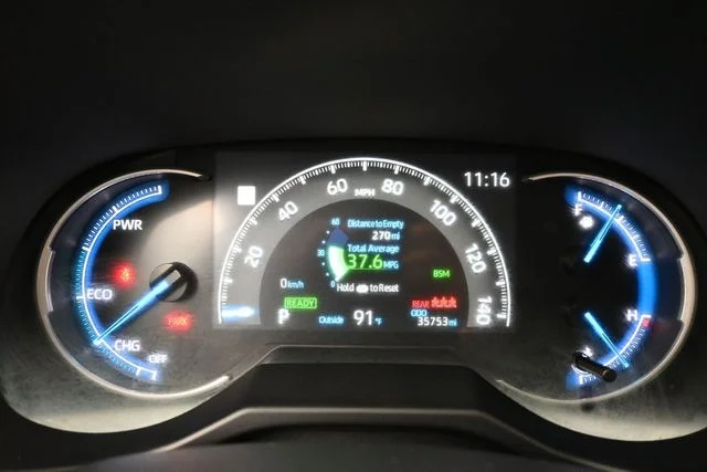 Used 2025 White Toyota XLE image 20