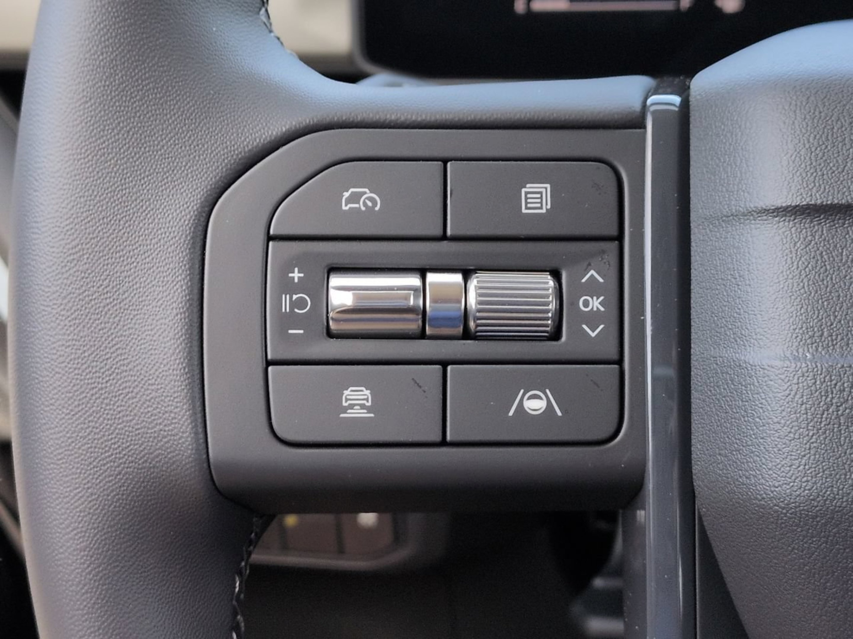 New 2027 Ivory Silver Kia S image 22