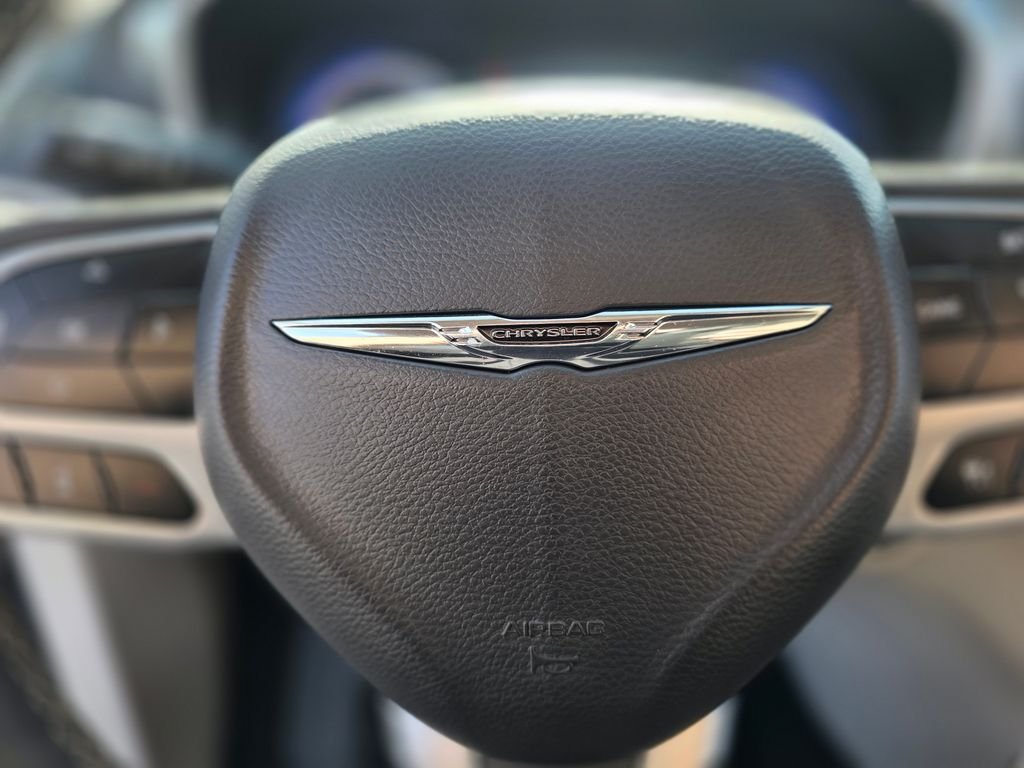 2023 Chrysler Pacifica Touring L - Photo 28