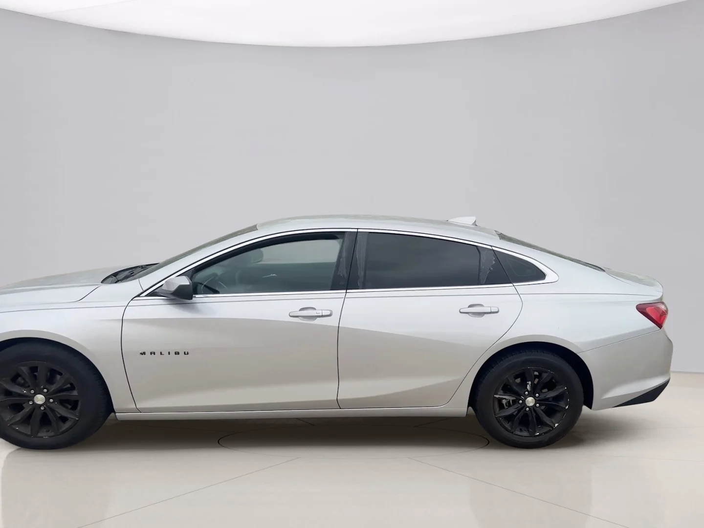 Used 2019 Silver Chevrolet LT image 2