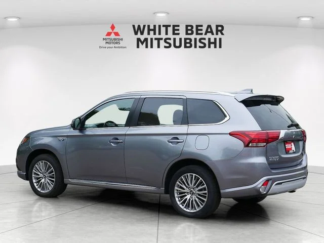 Used 2022 Mercury Gray Metallic Mitsubishi SEL image 4