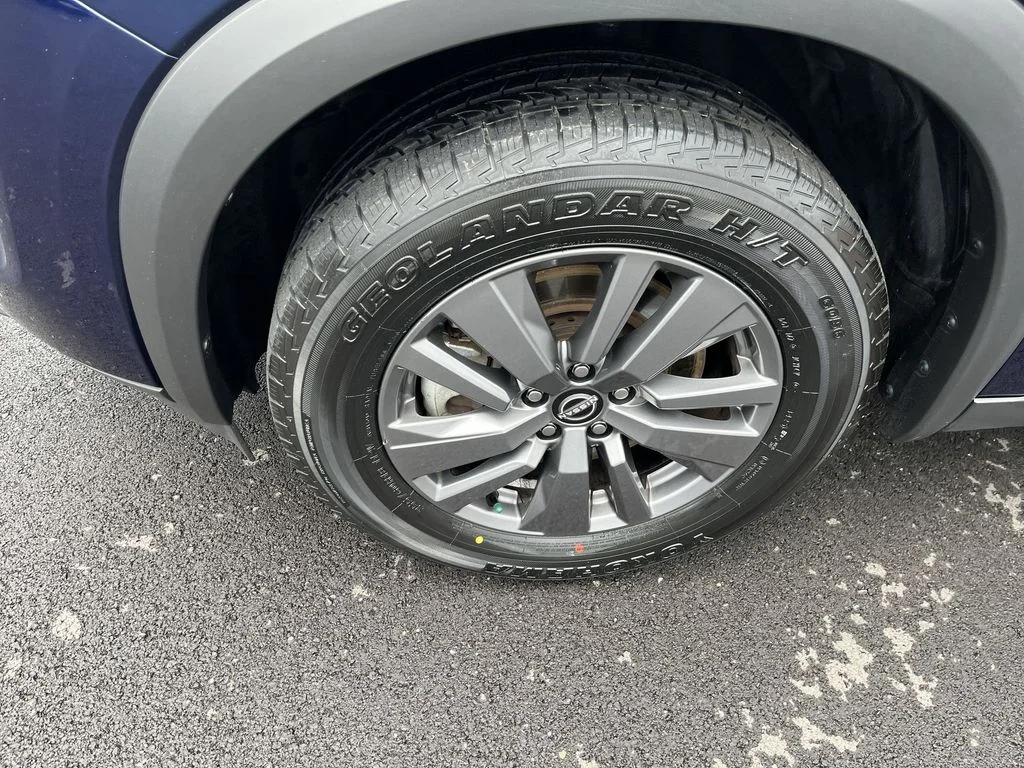 Used 2025 Blue Nissan SV image 10